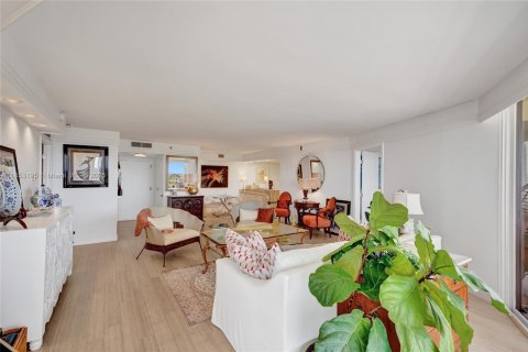 Copropriété à vendre à Miami, Floride: 2 chambres, 117.8 m2 № 1960844 - photo 7