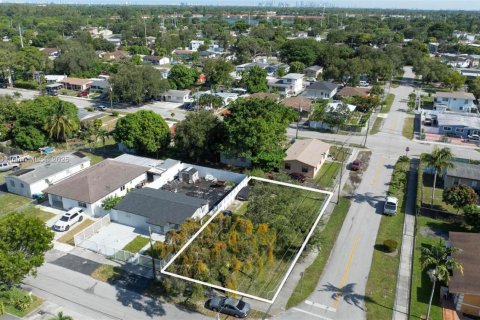 Terreno en venta en Miami Gardens, Florida № 1986662 - foto 6