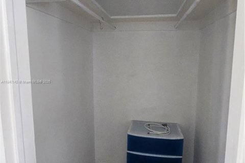 Снять в аренду виллу или дом в Форт-Лодердейл, Флорида 26.01м2, № 1845545 - фото 6