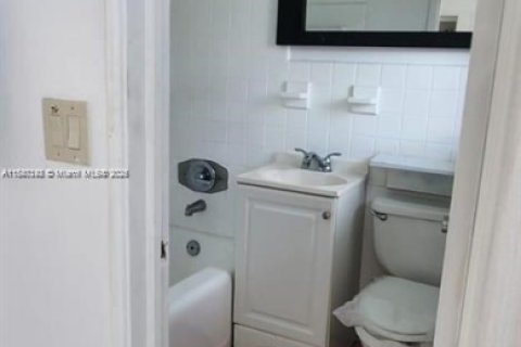 Снять в аренду виллу или дом в Форт-Лодердейл, Флорида 26.01м2, № 1845545 - фото 3