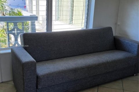 Снять в аренду виллу или дом в Форт-Лодердейл, Флорида 26.01м2, № 1845545 - фото 4