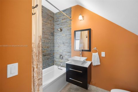 Townhouse in Fort Lauderdale, Florida 3 bedrooms, 186.27 sq.m. № 1797006 - photo 14