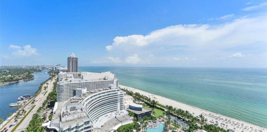 Estudio en el Condominio en Miami Beach, Florida  № 2015030