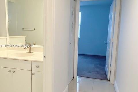 Condo in Sunny Isles Beach, Florida, 3 bedrooms  № 2002089 - photo 20