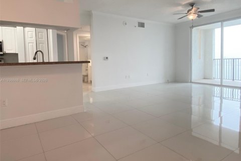 Condo in Sunny Isles Beach, Florida, 3 bedrooms  № 2002089 - photo 3