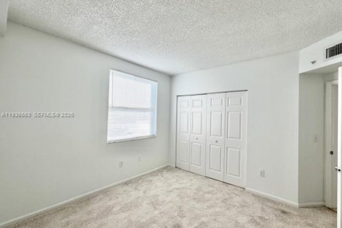 Condo in Sunny Isles Beach, Florida, 3 bedrooms  № 2002089 - photo 17