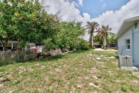 House in Vero Beach, Florida 3 bedrooms, 119.66 sq.m. № 2261809 - photo 28