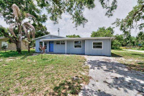 House in Vero Beach, Florida 3 bedrooms, 119.66 sq.m. № 2261809 - photo 4