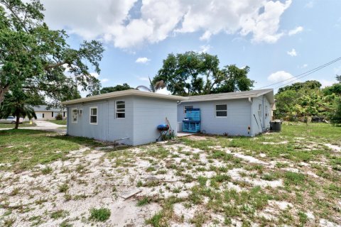 House in Vero Beach, Florida 3 bedrooms, 119.66 sq.m. № 2261809 - photo 29