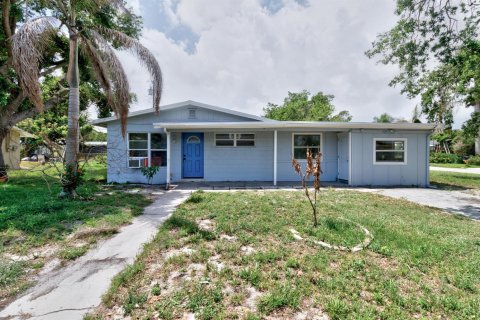House in Vero Beach, Florida 3 bedrooms, 119.66 sq.m. № 2261809 - photo 5