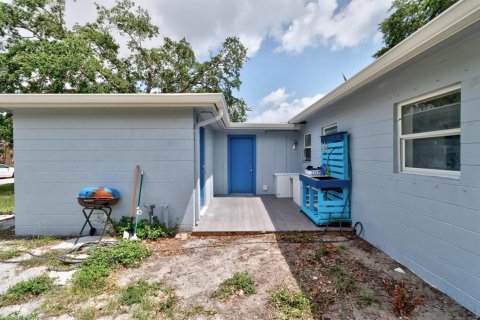 House in Vero Beach, Florida 3 bedrooms, 119.66 sq.m. № 2261809 - photo 24