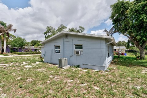 House in Vero Beach, Florida 3 bedrooms, 119.66 sq.m. № 2261809 - photo 27
