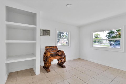 House in Vero Beach, Florida 3 bedrooms, 119.66 sq.m. № 2261809 - photo 20