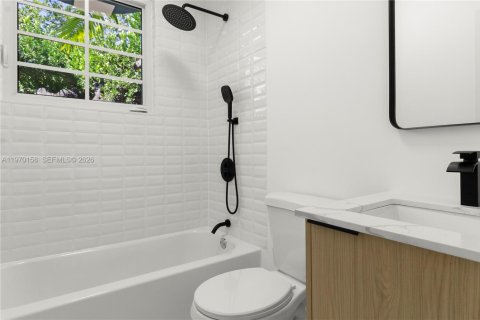 Condominio en venta en Miami Beach, Florida, 2 dormitorios, 67.82 m2 № 2031030 - foto 21