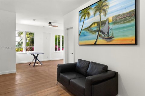 Condominio en venta en Miami Beach, Florida, 2 dormitorios, 67.82 m2 № 2031030 - foto 7