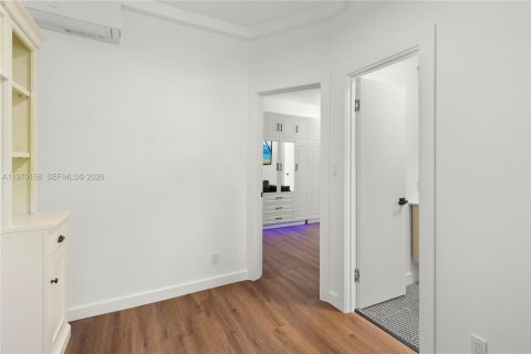 Condominio en venta en Miami Beach, Florida, 2 dormitorios, 67.82 m2 № 2031030 - foto 26