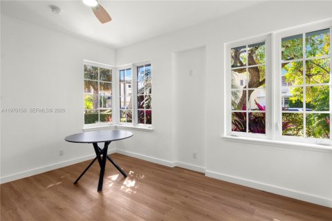 Condominio en venta en Miami Beach, Florida, 2 dormitorios, 67.82 m2 № 2031030 - foto 4