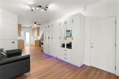 Condominio en venta en Miami Beach, Florida, 2 dormitorios, 67.82 m2 № 2031030 - foto 8