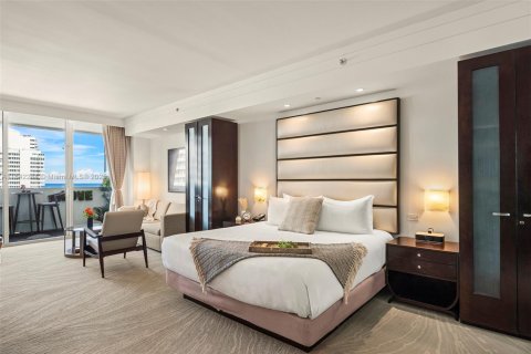 Condo in Miami Beach, Florida  № 2037533 - photo 5