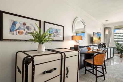 Condo in Miami Beach, Florida  № 2037533 - photo 21