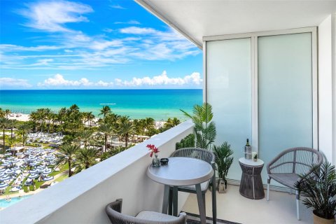 Condo in Miami Beach, Florida  № 2037533 - photo 28