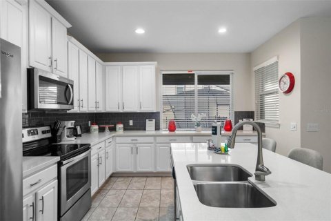 Adosado en venta en Kissimmee, Florida, 4 dormitorios, 194.17 m2 № 1614570 - foto 12