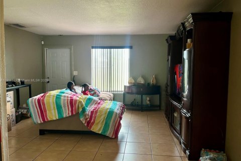 Villa ou maison à vendre à Miami Gardens, Floride: 4 chambres, 120.96 m2 № 1969201 - photo 4