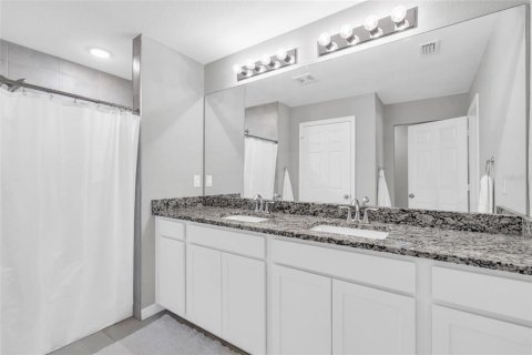 House in Cape Coral, Florida 4 bedrooms, 170.01 sq.m. № 1449564 - photo 20