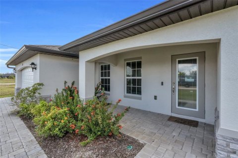House in Cape Coral, Florida 4 bedrooms, 170.01 sq.m. № 1449564 - photo 2