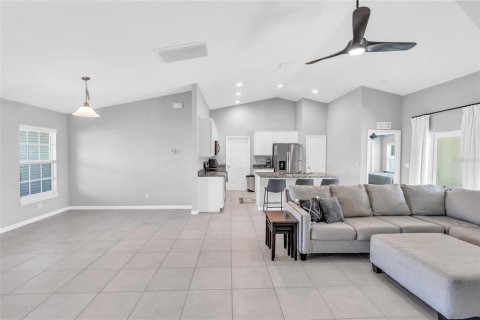 House in Cape Coral, Florida 4 bedrooms, 170.01 sq.m. № 1449564 - photo 9
