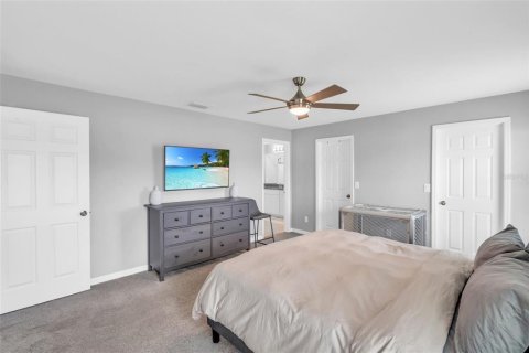 House in Cape Coral, Florida 4 bedrooms, 170.01 sq.m. № 1449564 - photo 16