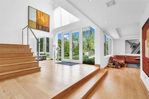 Villa ou maison à vendre à Bal Harbour, Floride: 5 chambres, 424.19 m2 № 1967856 - photo 2