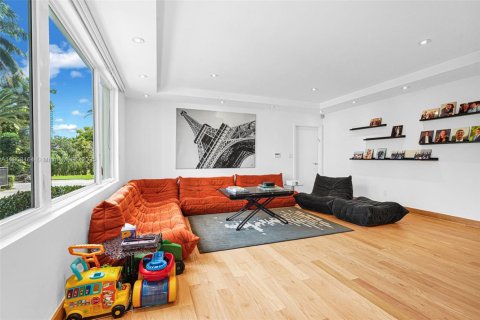 Villa ou maison à vendre à Bal Harbour, Floride: 5 chambres, 424.19 m2 № 1967856 - photo 8