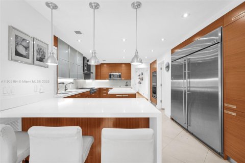 Villa ou maison à vendre à Bal Harbour, Floride: 5 chambres, 424.19 m2 № 1967856 - photo 6