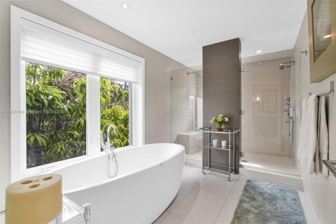 Villa ou maison à vendre à Bal Harbour, Floride: 5 chambres, 424.19 m2 № 1967856 - photo 13