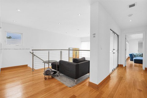 Villa ou maison à vendre à Bal Harbour, Floride: 5 chambres, 424.19 m2 № 1967856 - photo 9