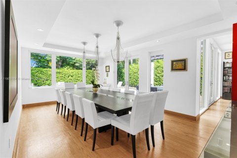 Villa ou maison à vendre à Bal Harbour, Floride: 5 chambres, 424.19 m2 № 1967856 - photo 19