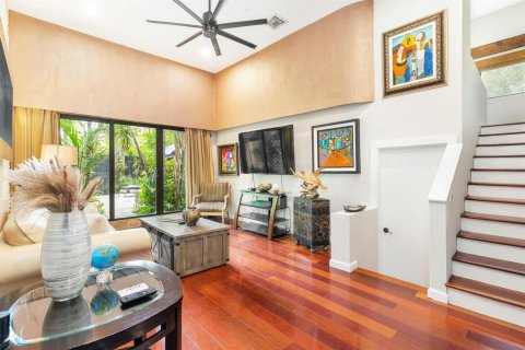 House in West Palm Beach, Florida 4 bedrooms, 230.4 sq.m. № 2082062 - photo 5