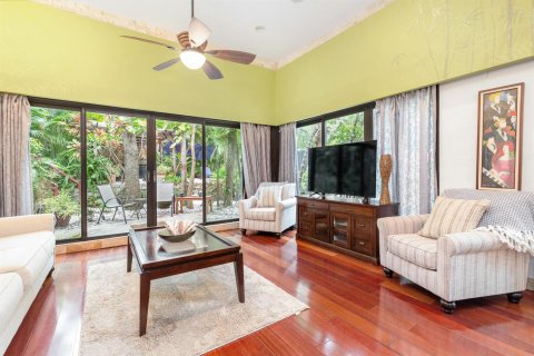 House in West Palm Beach, Florida 4 bedrooms, 230.4 sq.m. № 2082062 - photo 21