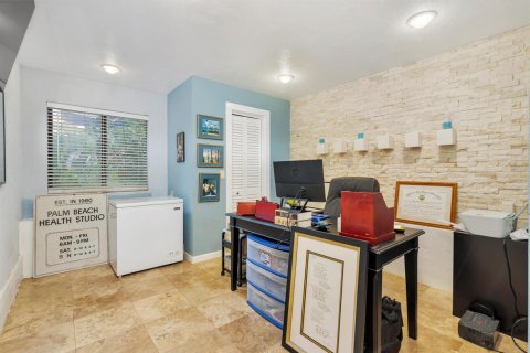 House in West Palm Beach, Florida 4 bedrooms, 230.4 sq.m. № 2082062 - photo 19