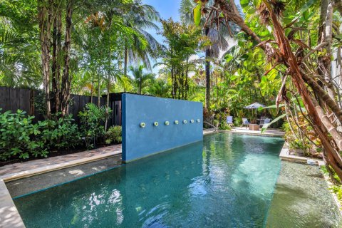 House in West Palm Beach, Florida 4 bedrooms, 230.4 sq.m. № 2082062 - photo 2