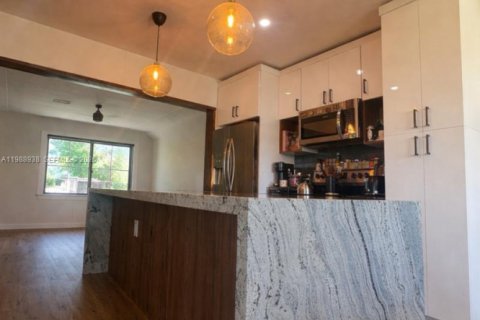 Купить виллу или дом в Майами, Флорида 3 спальни, 122.63м2, № 2050741 - фото 4