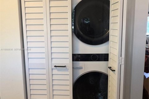 Купить виллу или дом в Майами, Флорида 3 спальни, 122.63м2, № 2050741 - фото 10