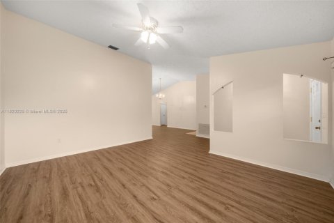 Casa en venta en Sebring, Florida, 3 dormitorios, 177.26 m2 № 1779542 - foto 5