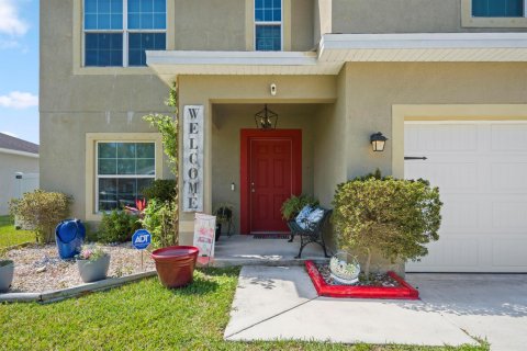 House in St. Lucie, Florida 4 bedrooms, 199.37 sq.m. № 2084163 - photo 2