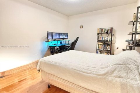 Touwnhouse à vendre à Doral, Floride: 3 chambres, 173.73 m2 № 1944996 - photo 10