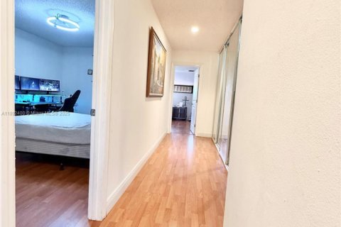 Touwnhouse à vendre à Doral, Floride: 3 chambres, 173.73 m2 № 1944996 - photo 9