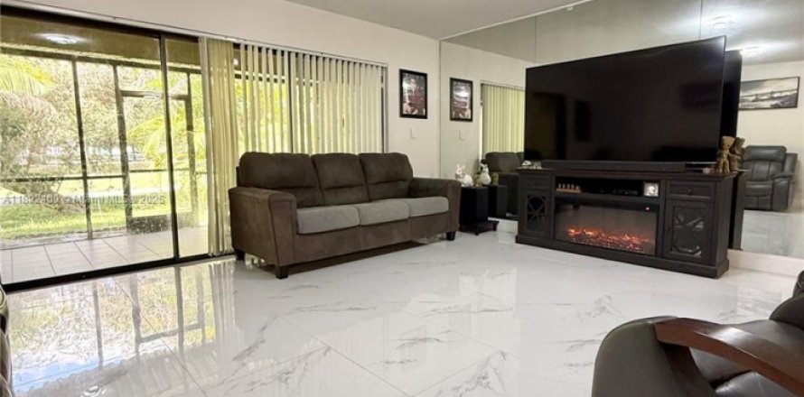 Touwnhouse à Doral, Floride 3 chambres, 173.73 m2 № 1944996