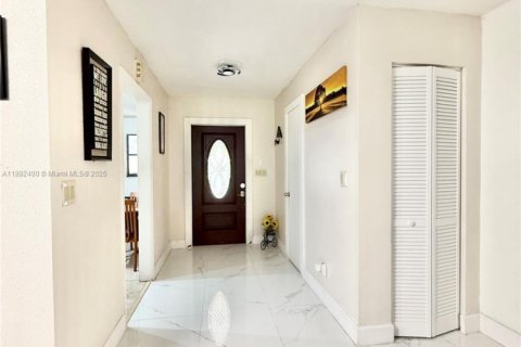 Touwnhouse à vendre à Doral, Floride: 3 chambres, 173.73 m2 № 1944996 - photo 8