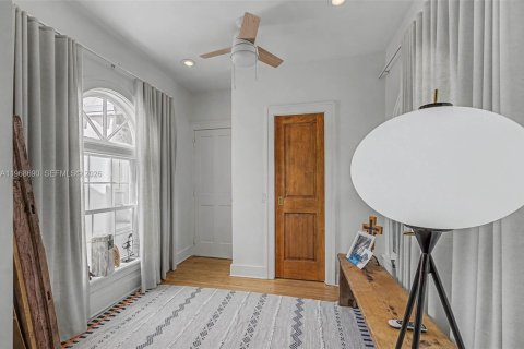 House in Miami, Florida 3 bedrooms, 174.38 sq.m. № 2031795 - photo 15